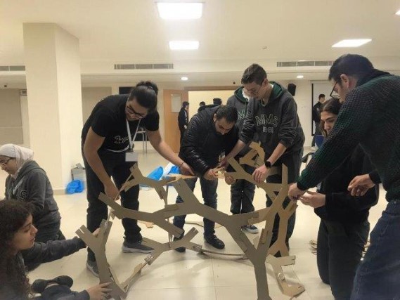 /Ar/News/PublishingImages/جامعة%20البترا%20تعقد%20ورشة%20تصميم%20الهياكل%20الإنشائية%20لطلبة%20المنتسوري%204.jpg