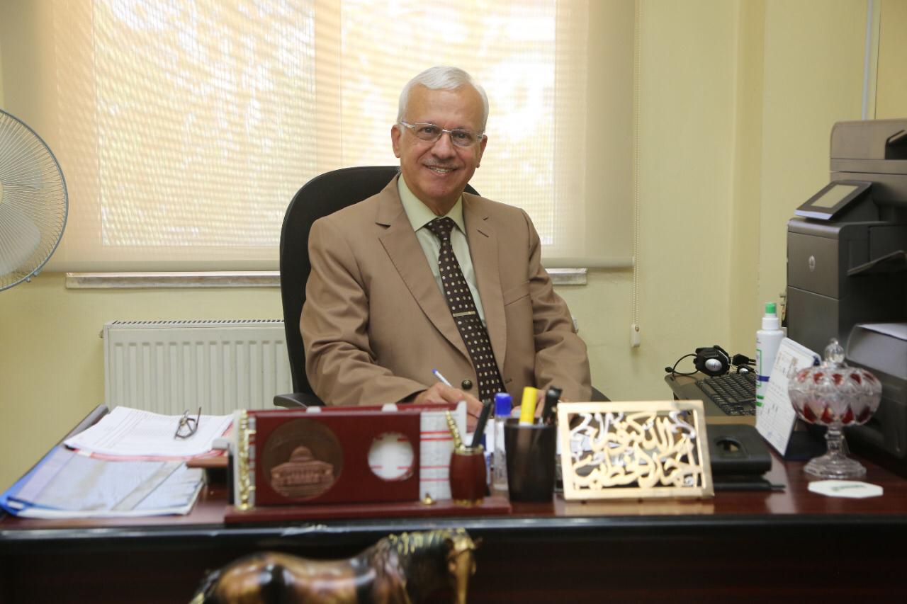 الخطيب من جامعة البترا أول أستاذ شرف في الجامعات الخاصة