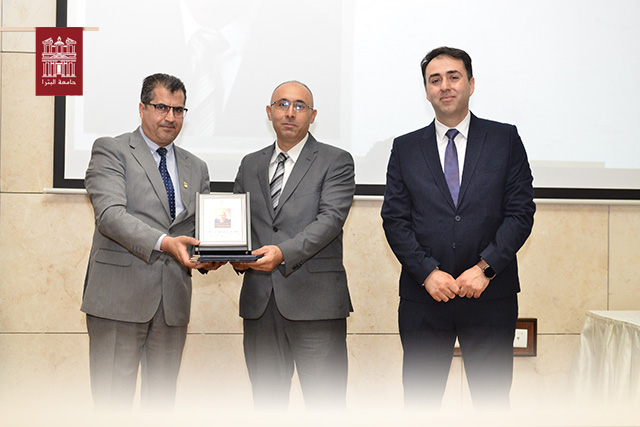 تكريم الدكتور بلال صوان (الباحث المتميز) في قسم ذكاء الأعمال وتحليل البيانات في جامعة البترا للعام 2023