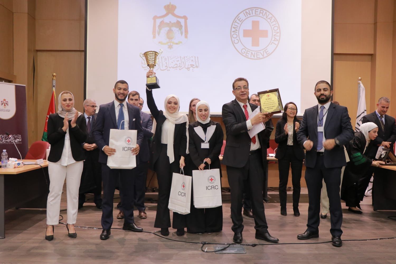 جامعة البترا تحرز كأس بطولة المحاكمة الصورية للجامعات الأردنية