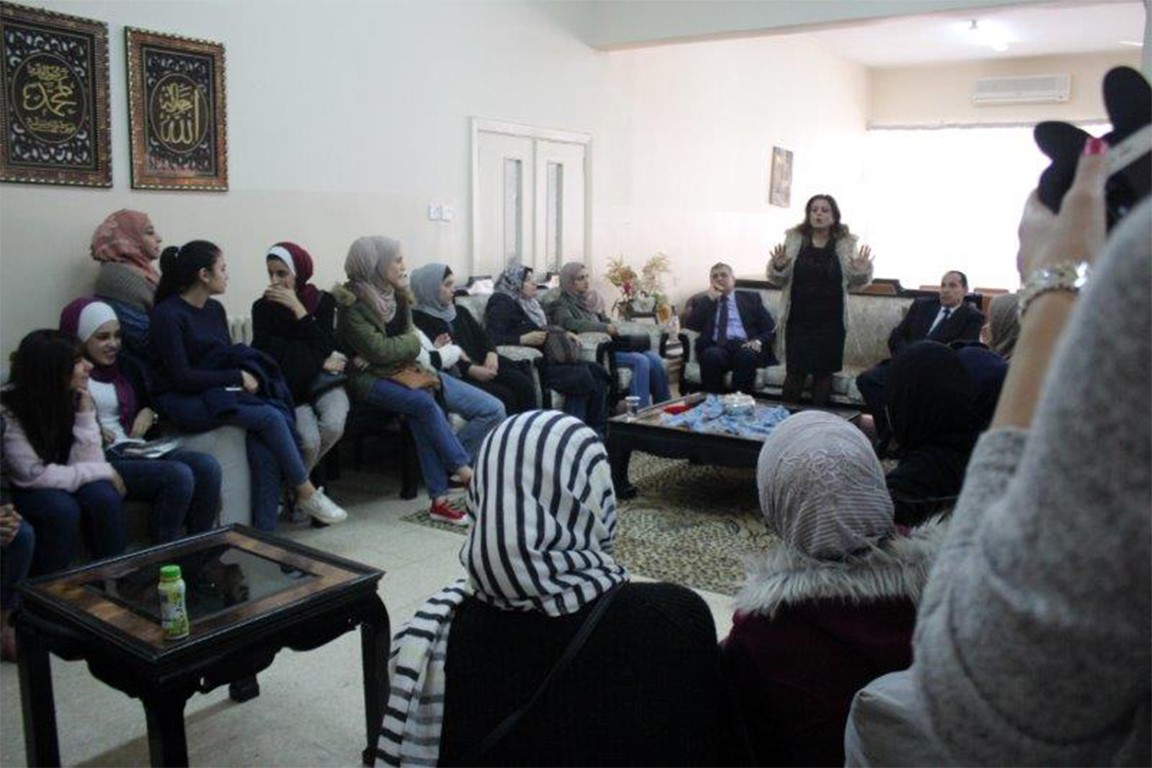 Law Faculty Students Visit Elderly Home
